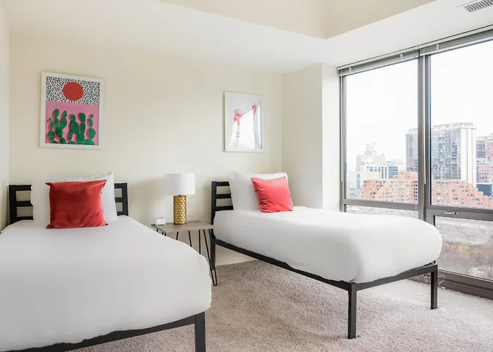 Kasa South Loop Aparthotel