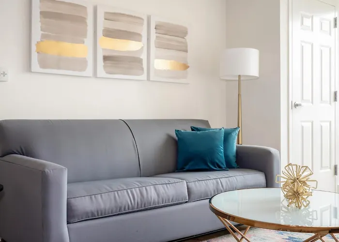 Kasa South Loop Aparthotel